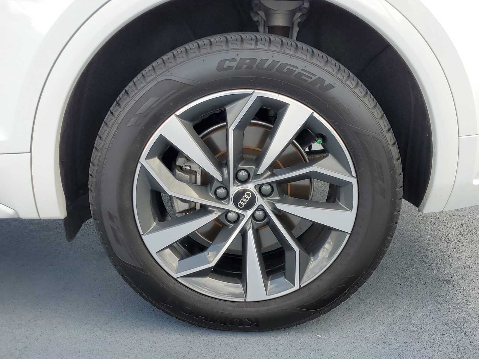Used 2021 Audi Q5 2.0T Premium Plus w/ Premium Plus Package AWD/4WD image 12
