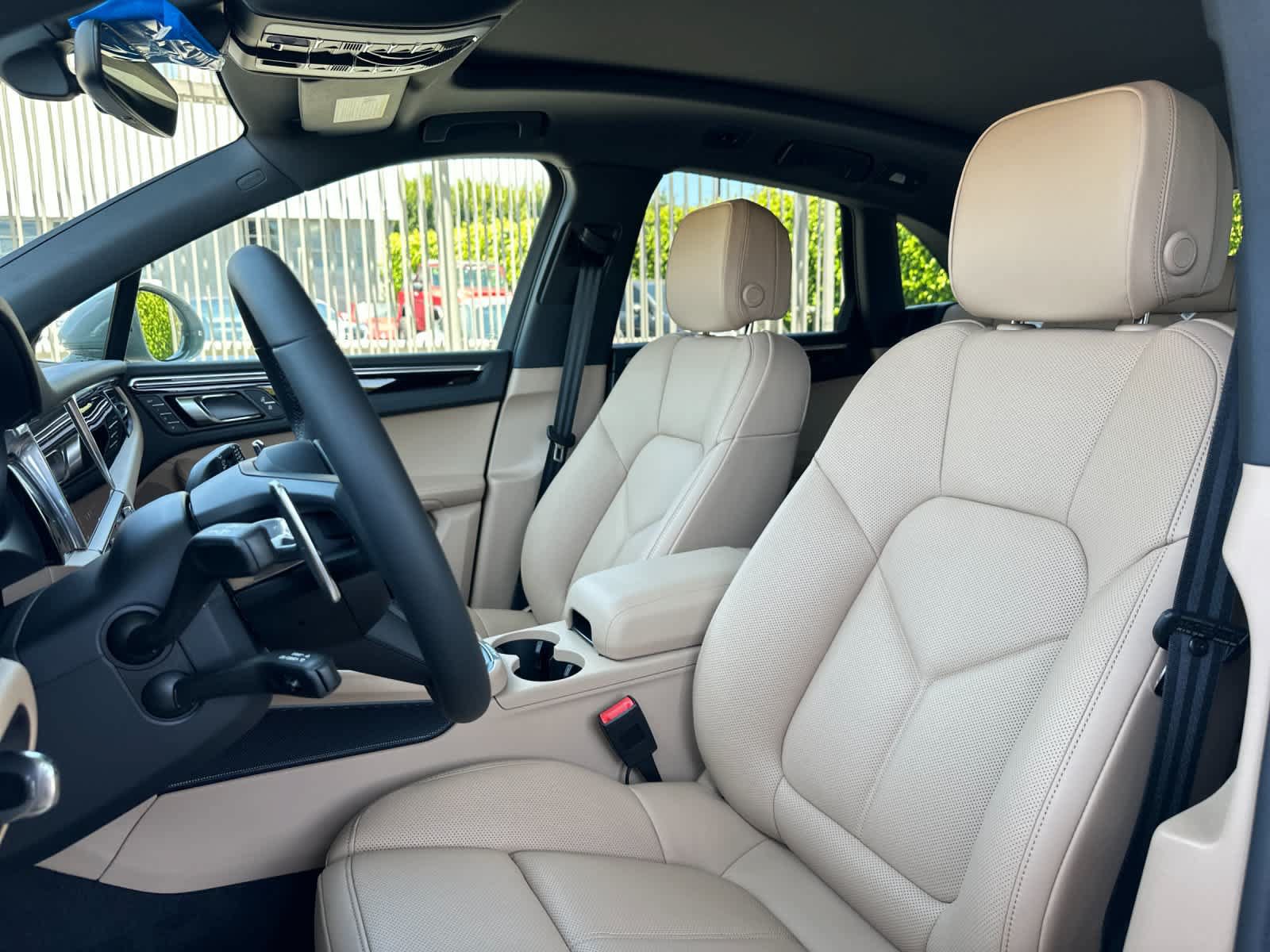 New 2026 Porsche Macan AWD/4WD image 5