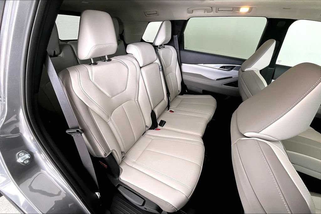 New 2027 INFINITI QX60 Luxe w/ Cargo Package FWD image 9