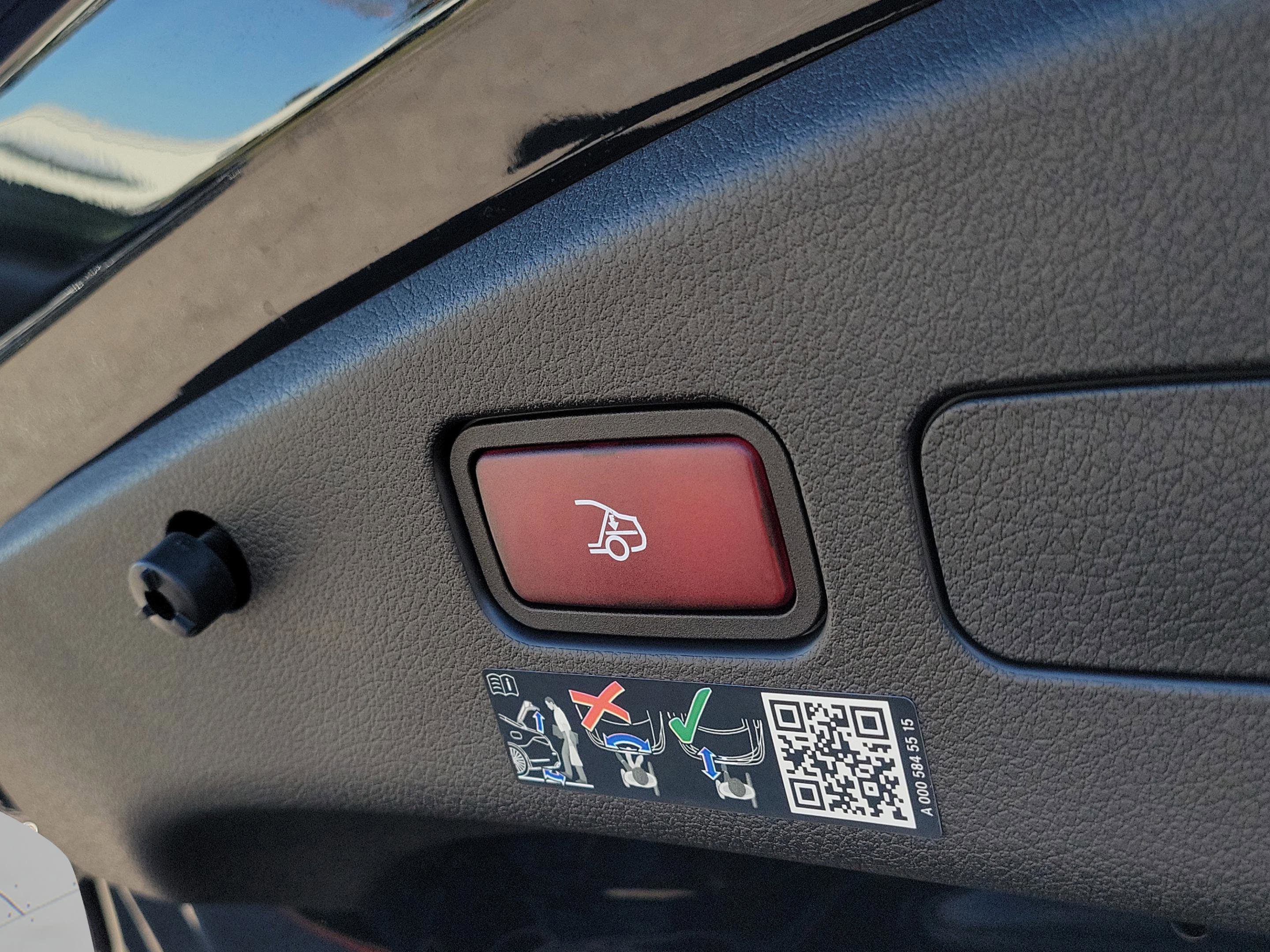 Certified 2025 Mercedes-Benz CLE 450 4MATIC Cabriolet image 11