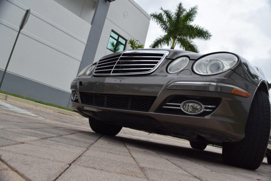 Used 2008 Mercedes-Benz E 350 4MATIC Sedan image 12