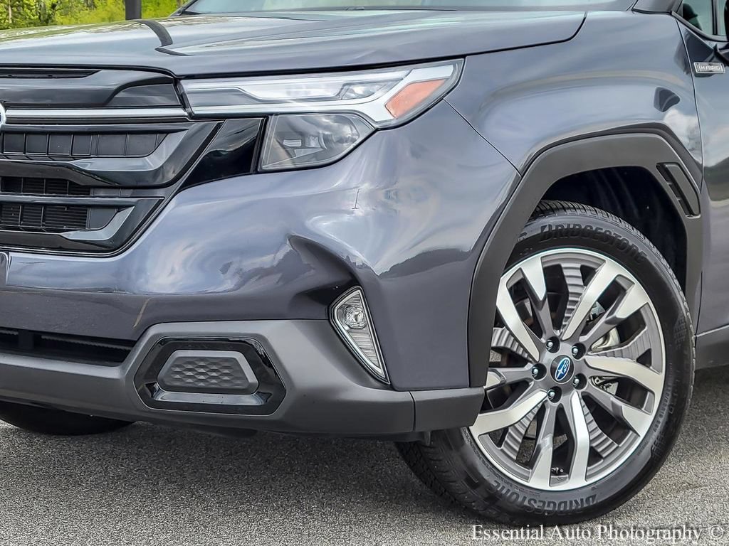 Used 2025 Subaru Forester Touring AWD/4WD image 3