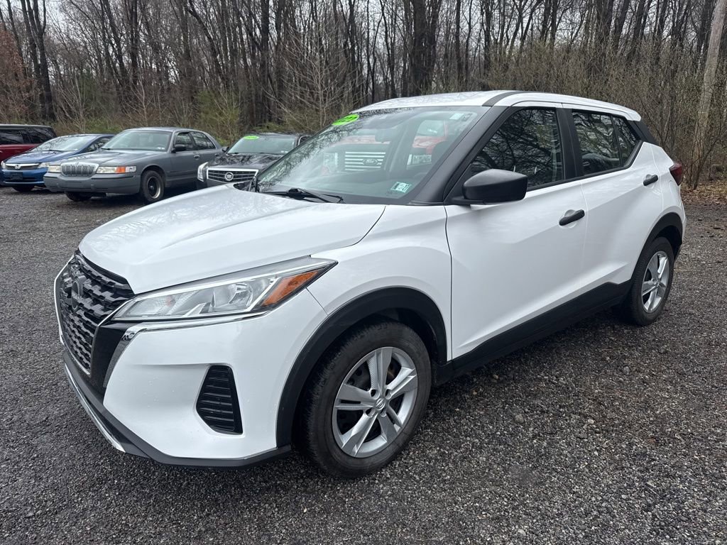 Used 2022 Nissan Kicks S image 4