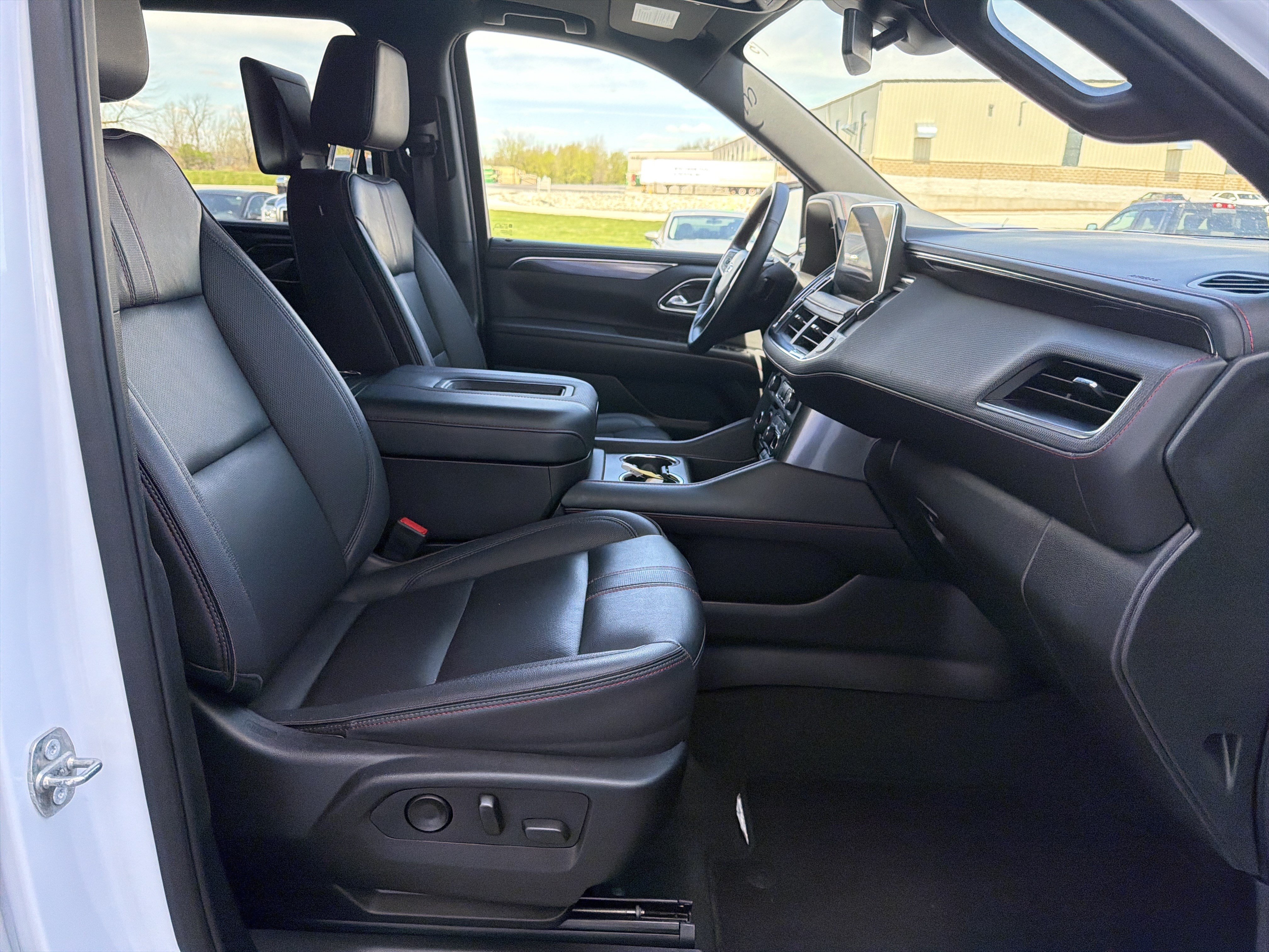 Used 2024 Chevrolet Suburban RST w/ Luxury Package AWD/4WD image 48
