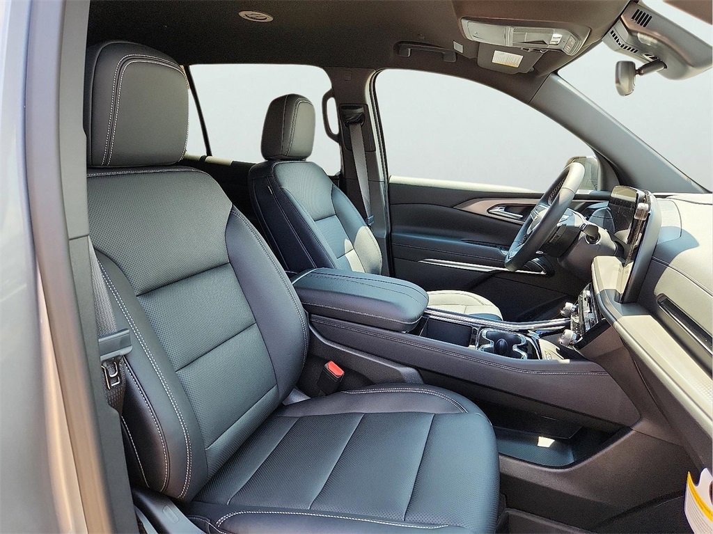 New 2026 Chevrolet Traverse LT w/ LPO, Floor Liner Package image 15