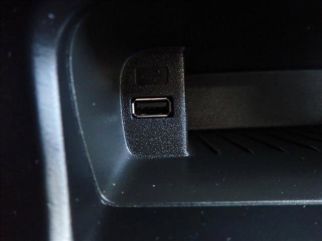 Used 2018 Ford Focus SE w/ SE Appearance Package image 17