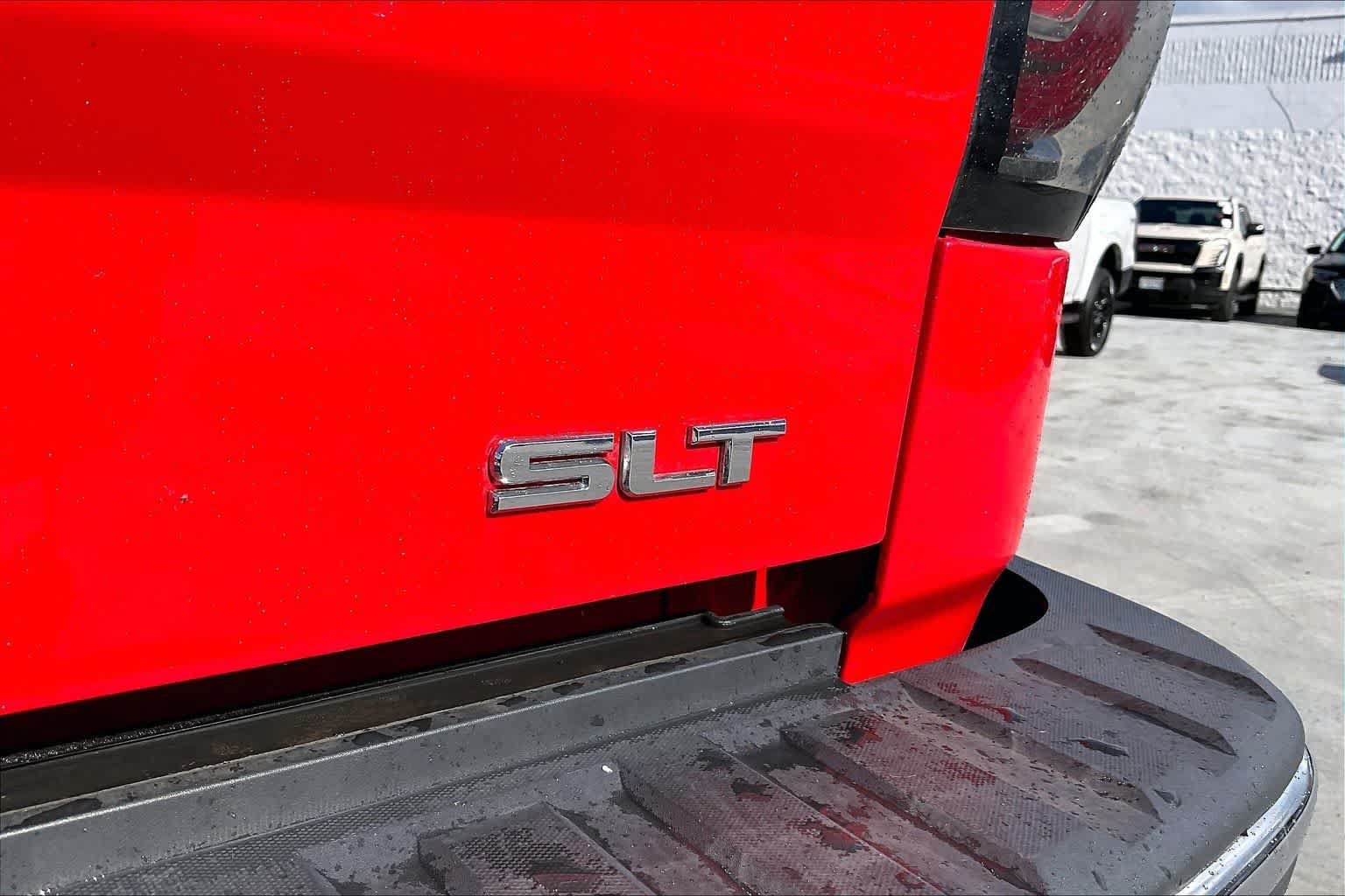 Used 2018 GMC Sierra 1500 SLT w/ SLT Premium Package AWD/4WD image 7