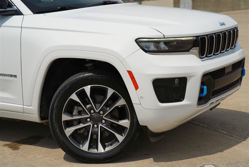 Used 2023 Jeep Grand Cherokee Overland AWD/4WD image 17
