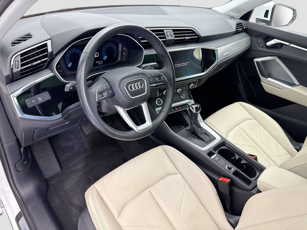Used 2023 Audi Q3 2.0T Premium w/ Convenience Package AWD/4WD image 9