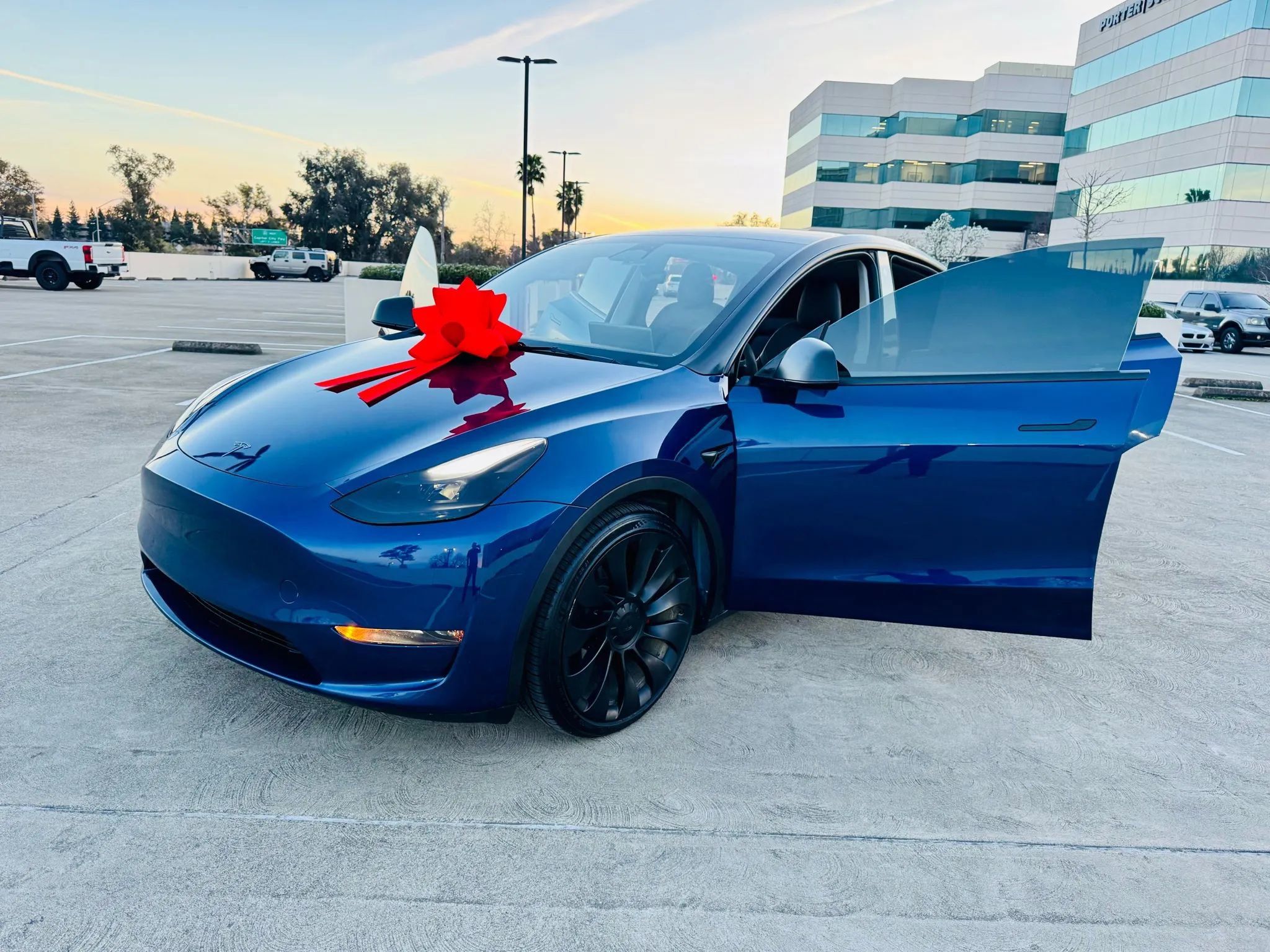 Used 2023 Tesla Model Y Performance image 32