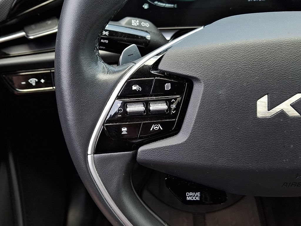 Certified 2023 Kia Niro EX FWD image 22