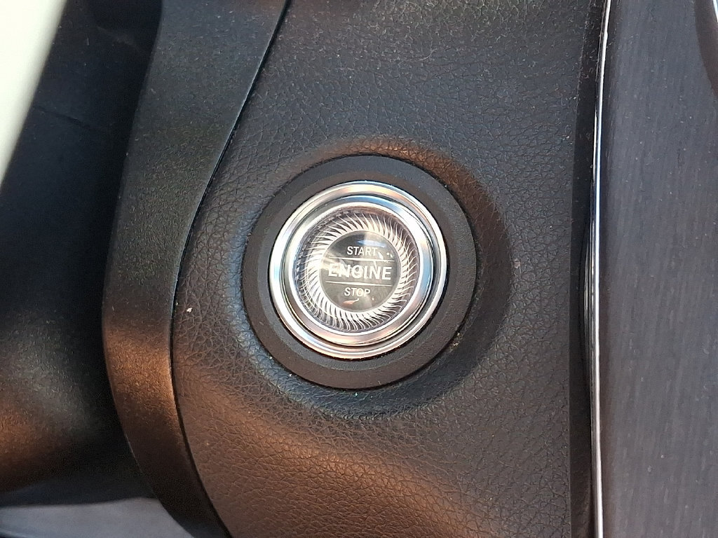 Used 2020 Mercedes-Benz GLC 300 4MATIC image 21