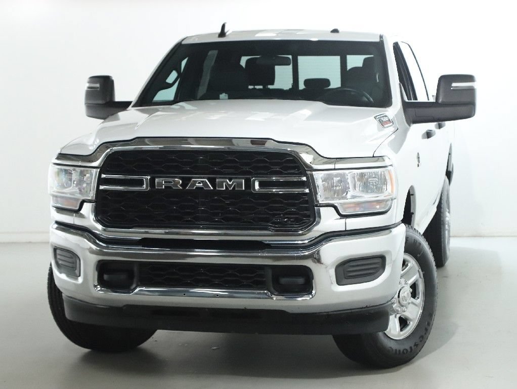 Used 2024 RAM 3500 Tradesman w/ Chrome Appearance Group AWD/4WD image 3