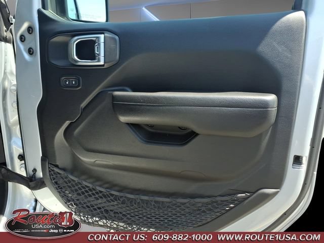 Used 2022 Jeep Wrangler Rubicon w/ LED Lighting Group AWD/4WD image 15