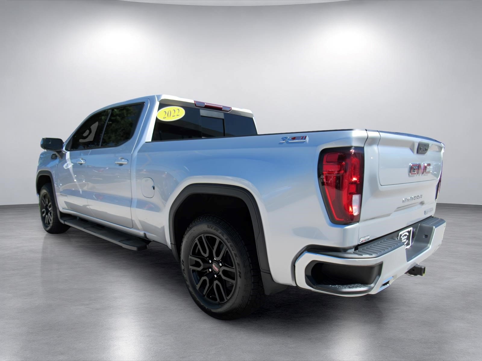 Used 2022 GMC Sierra 1500 Elevation w/ Preferred Package AWD/4WD image 5