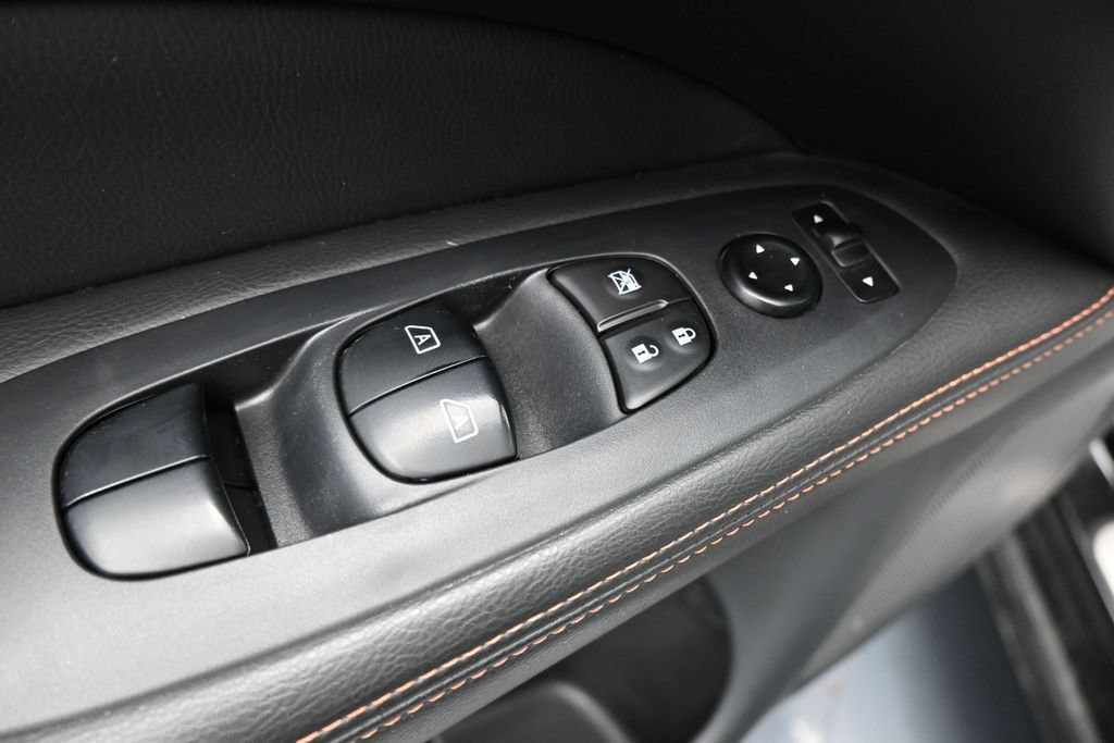 Used 2020 Nissan Pathfinder SL AWD/4WD image 11