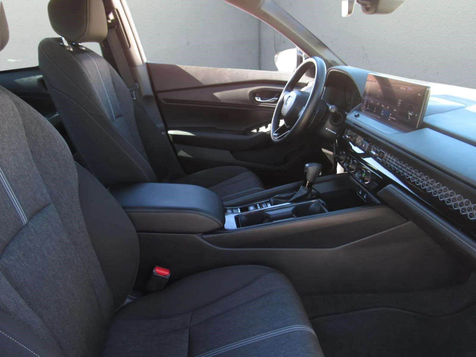Used 2023 Honda Accord Sport image 9