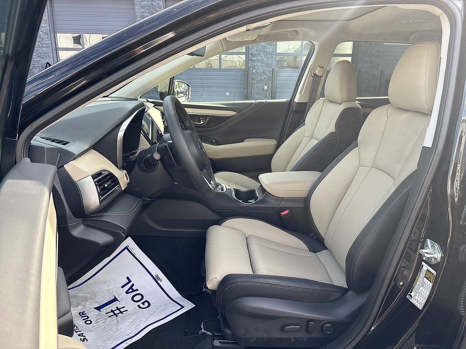 Used 2025 Subaru Outback Limited image 22