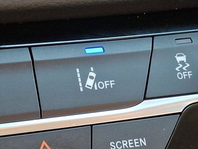 Certified 2023 Chrysler Pacifica Touring-L FWD image 25