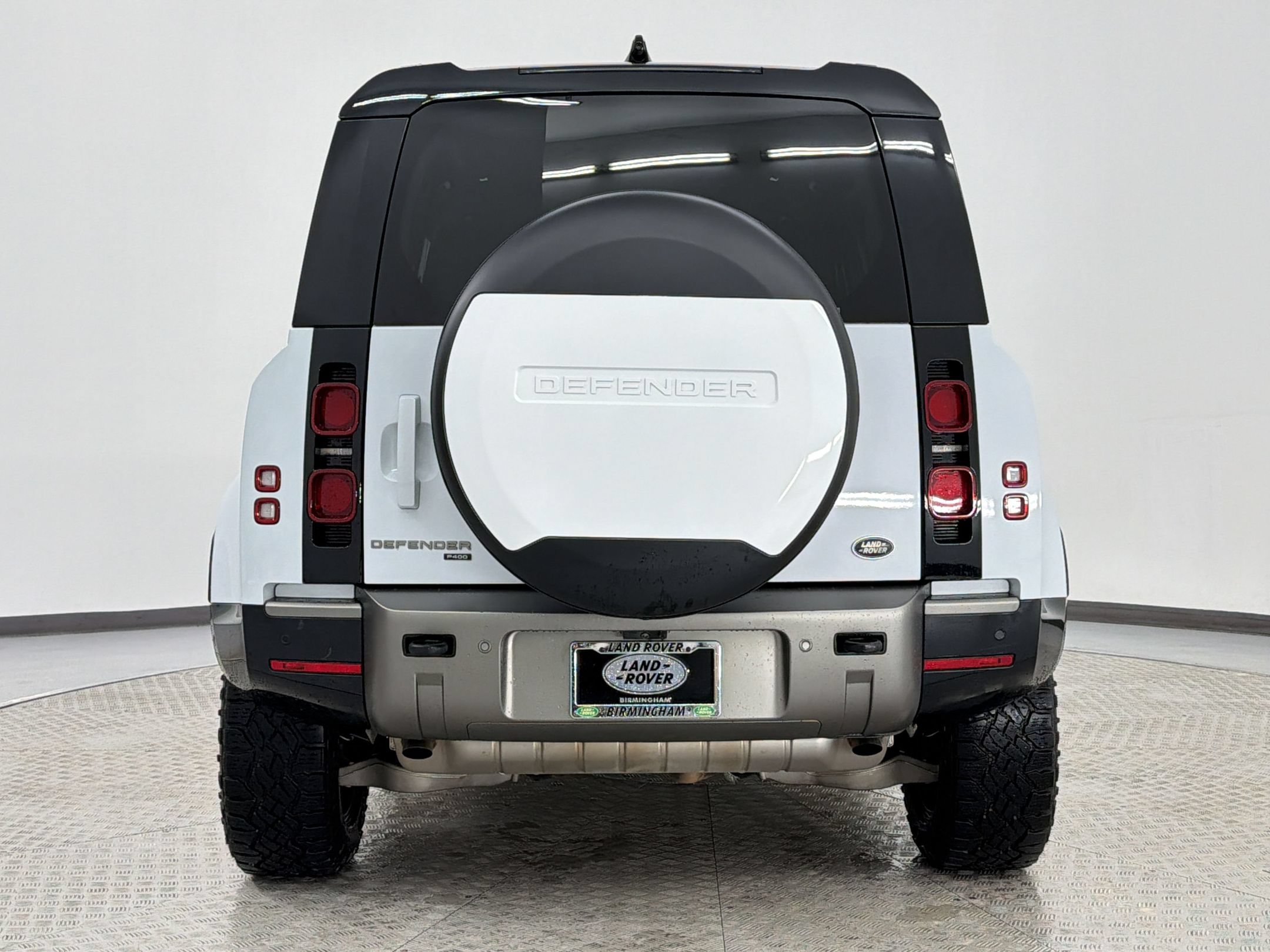 Used 2021 Land Rover Defender 110 X-Dynamic SE AWD/4WD image 10