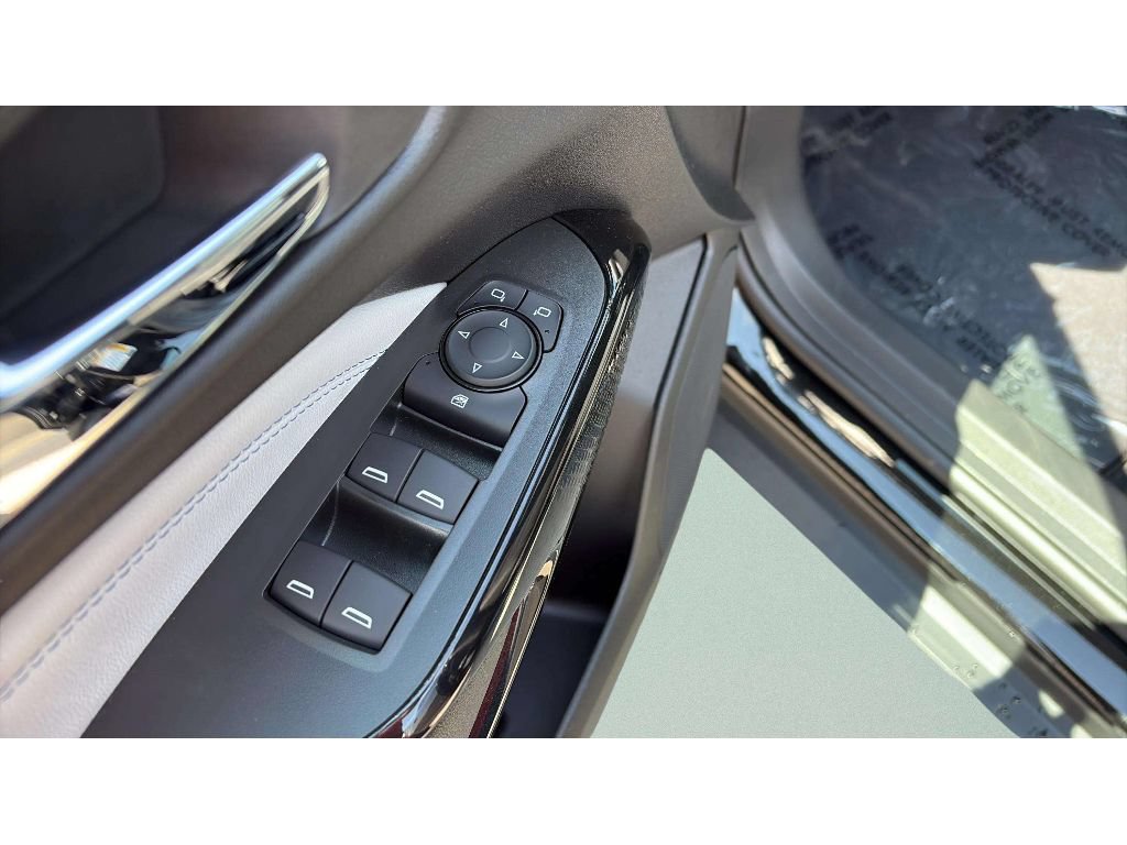 New 2026 Chevrolet Trax LT w/ Sunroof Package FWD image 12