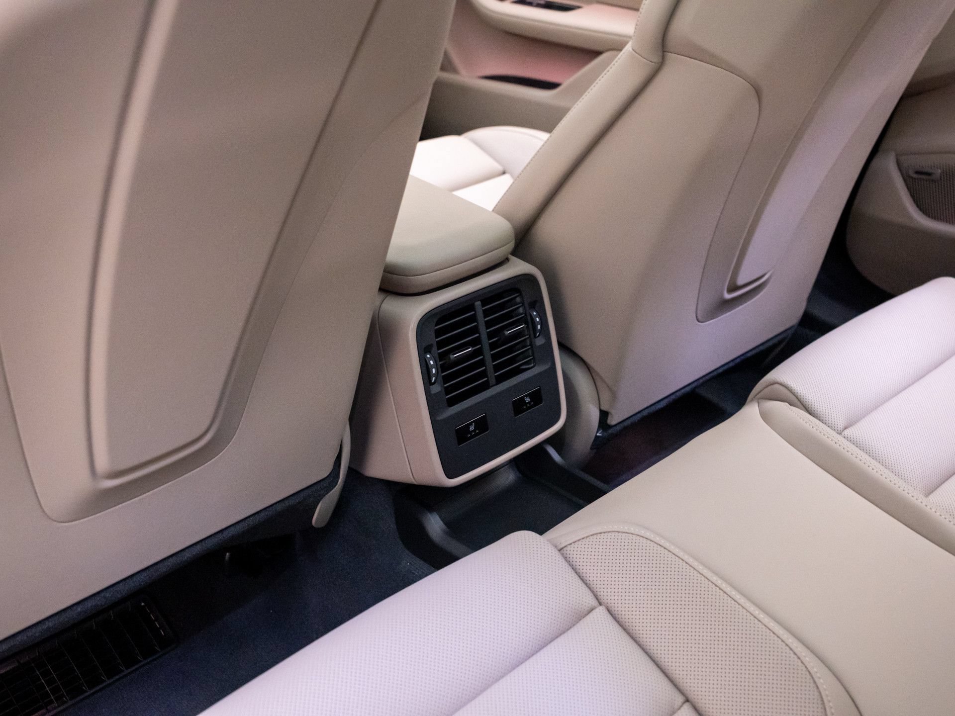 New 2026 Porsche Taycan AWD/4WD image 17