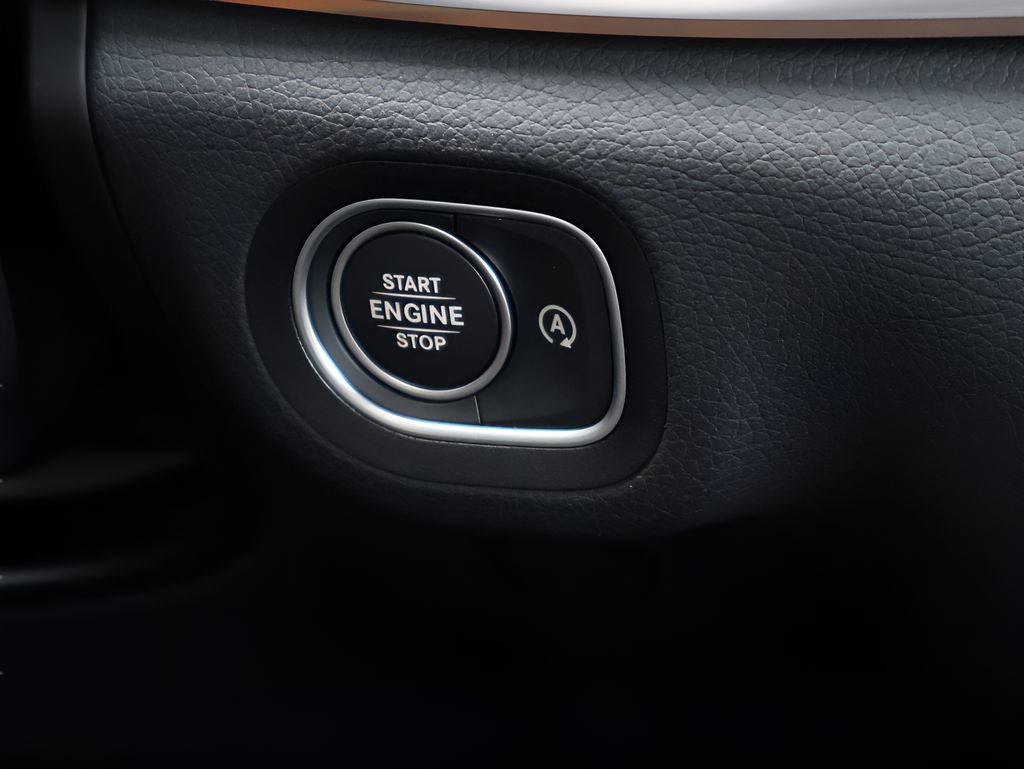 Certified 2025 Mercedes-Benz GLS 450 4MATIC image 31