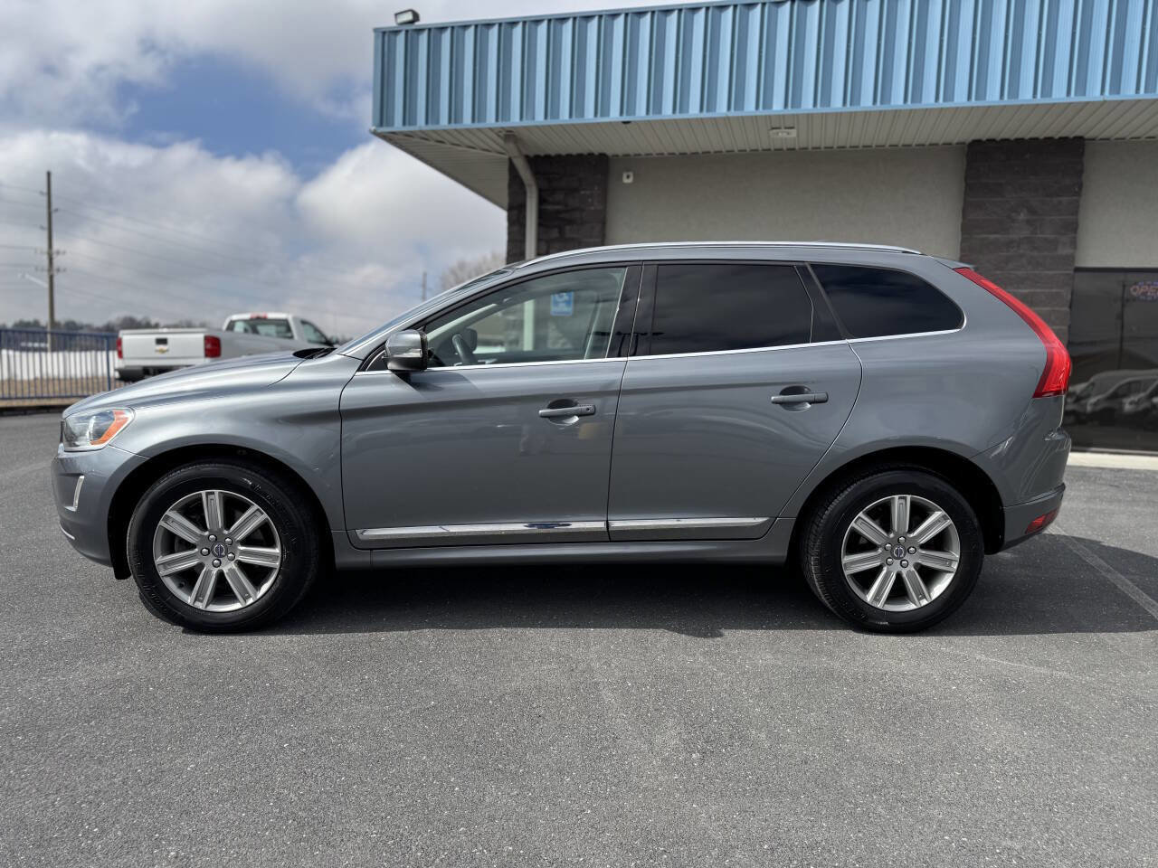 Used 2017 Volvo XC60 T5 Inscription image 44