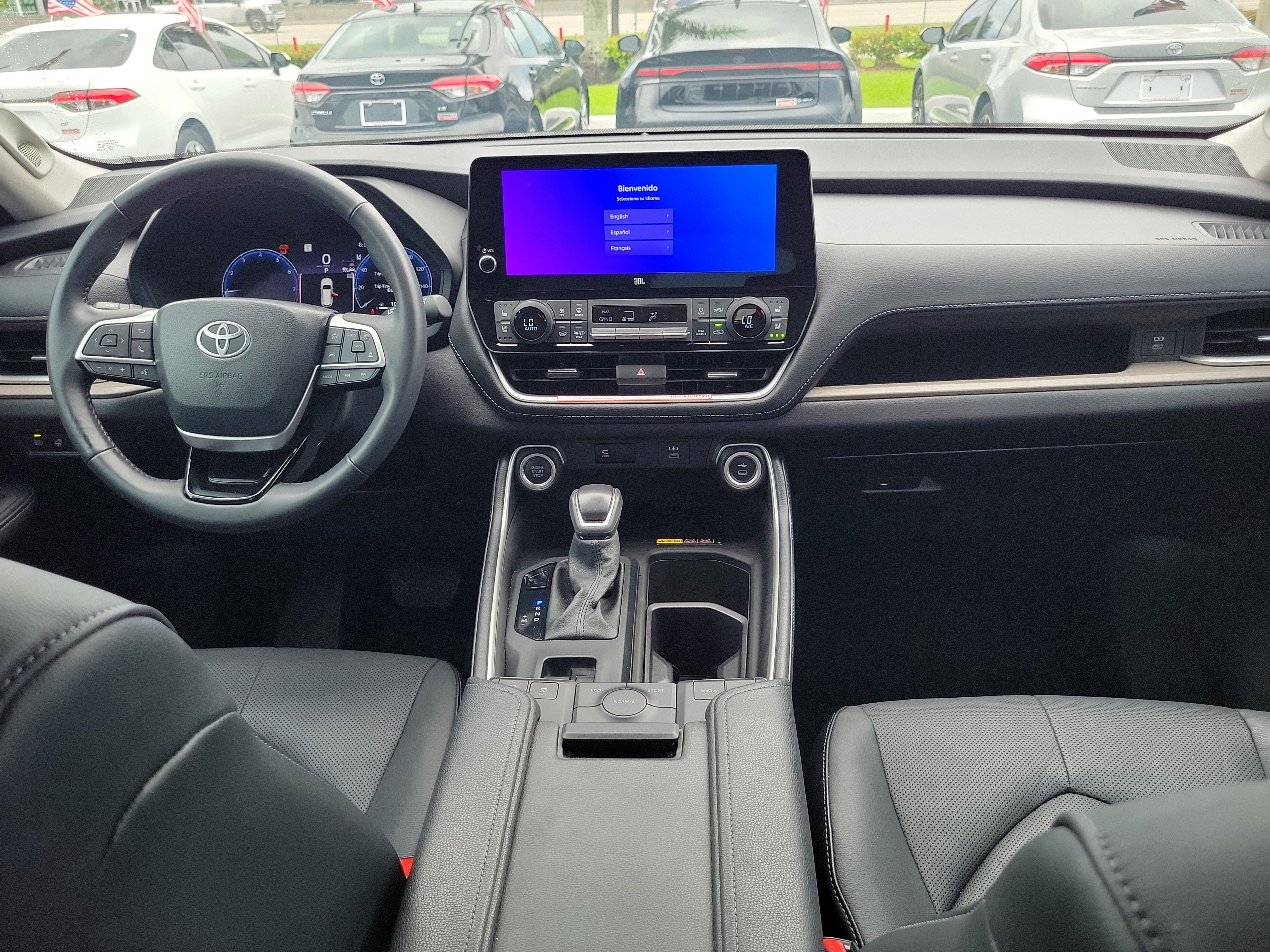 Used 2025 Toyota Grand Highlander FWD image 16