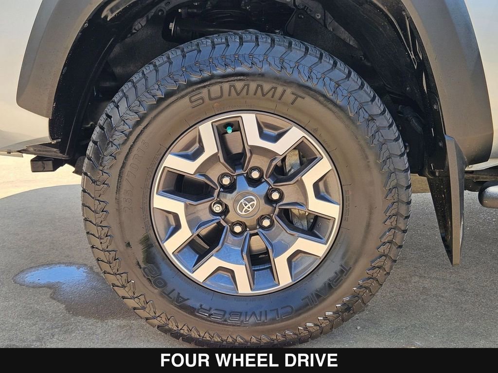 Used 2022 Toyota Tacoma TRD Off-Road w/ Technology Package AWD/4WD image 30