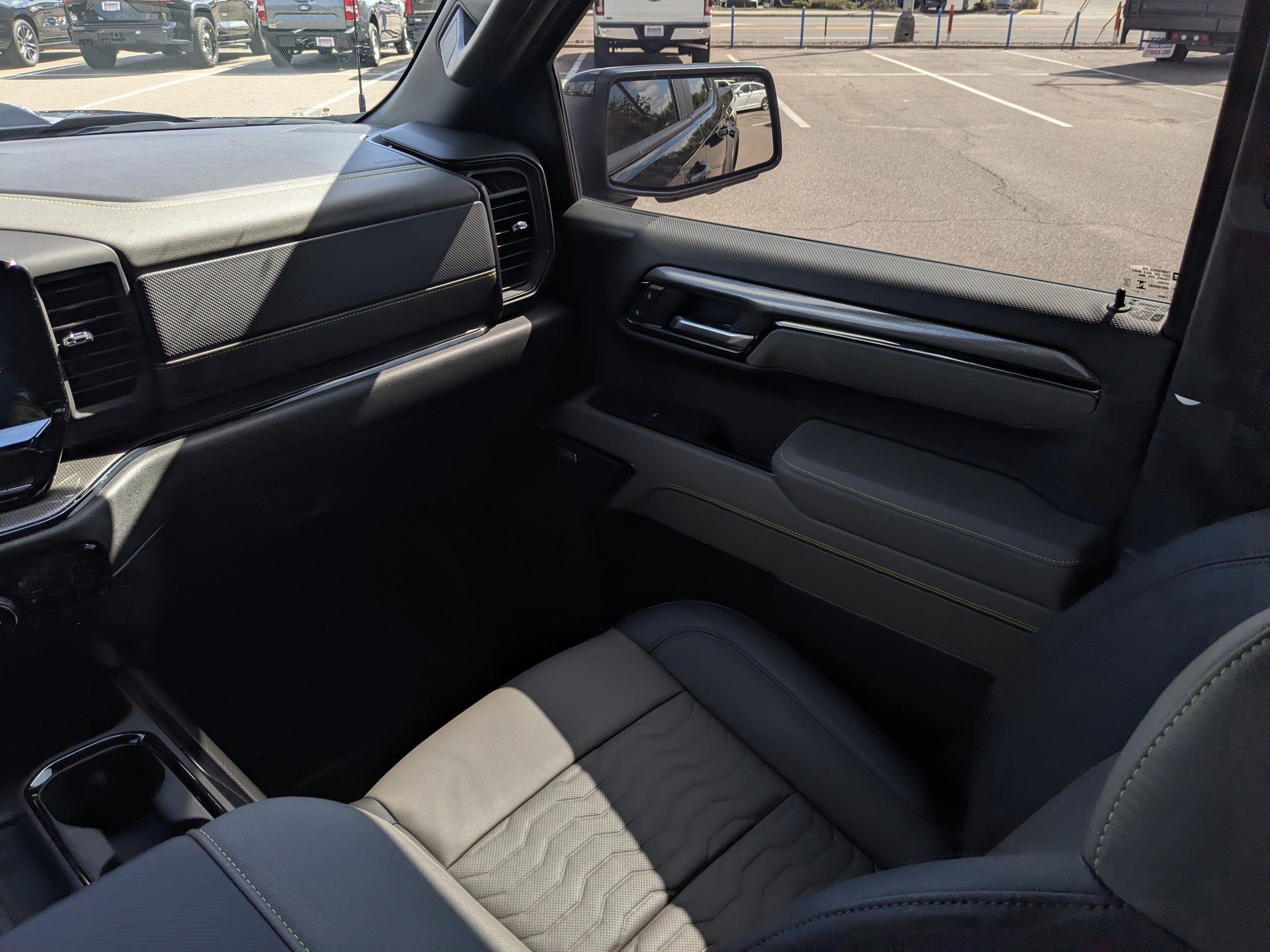 Used 2025 Chevrolet Silverado 1500 ZR2 w/ Technology Package image 17