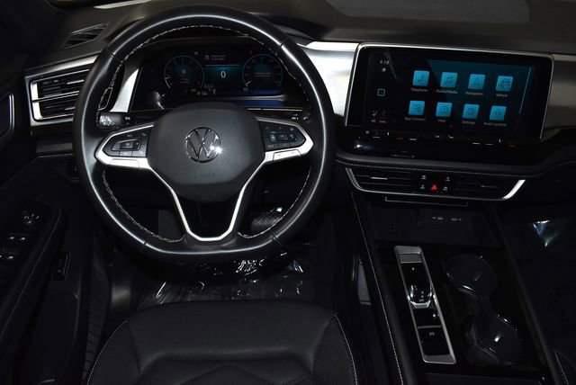 Used 2025 Volkswagen Atlas Cross Sport SE image 13