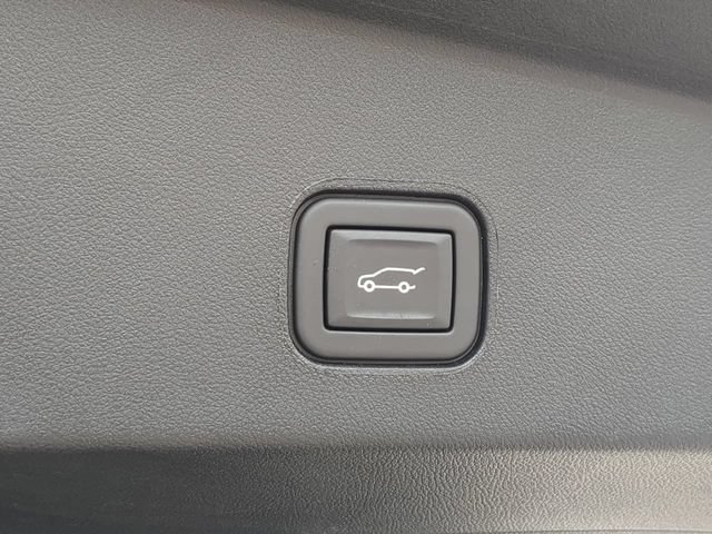 Used 2024 Cadillac Lyriq Sport RWD image 15