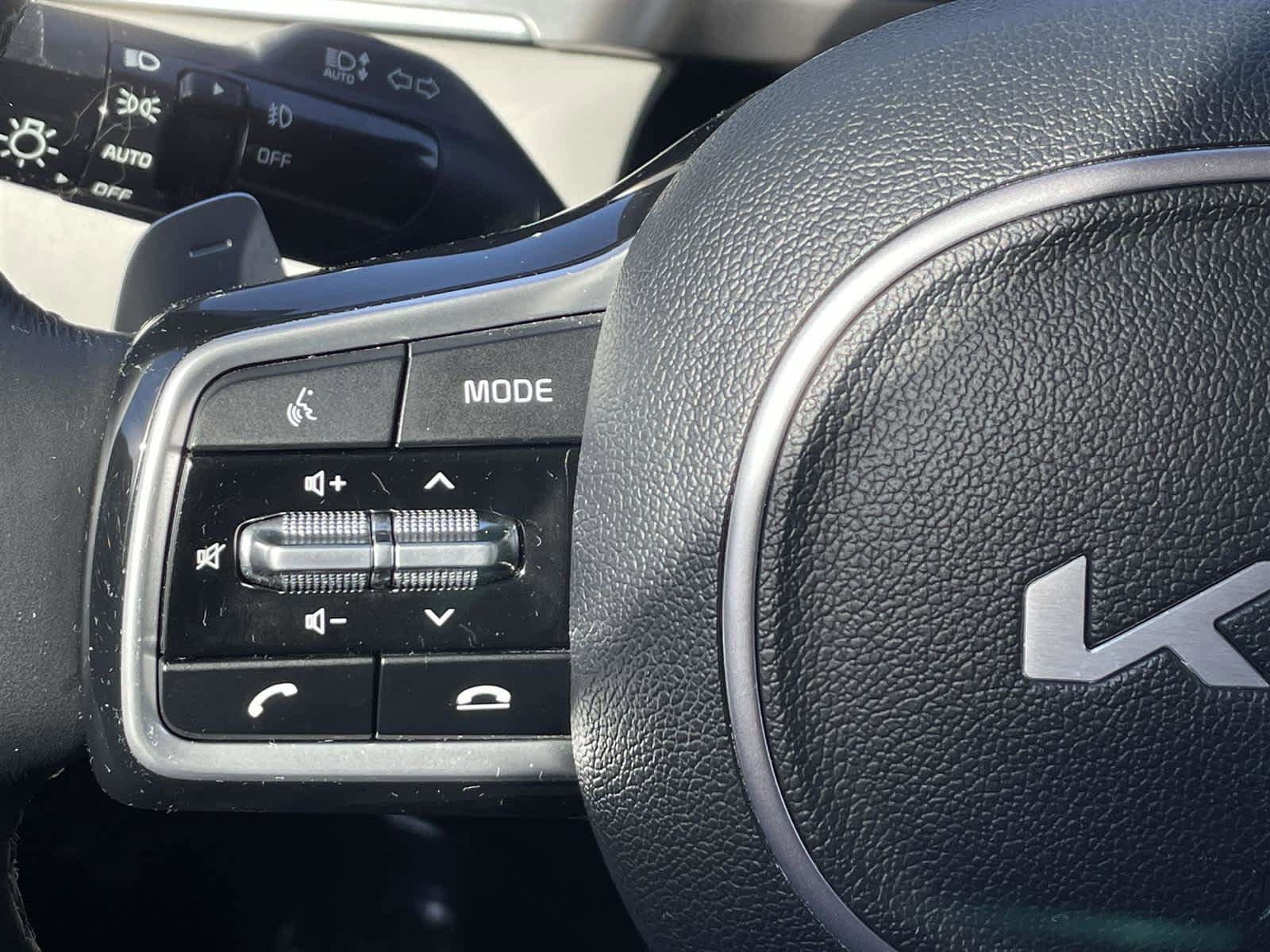 Used 2023 Kia Sorento SX Prestige w/ Panoramic Sunroof Package image 29