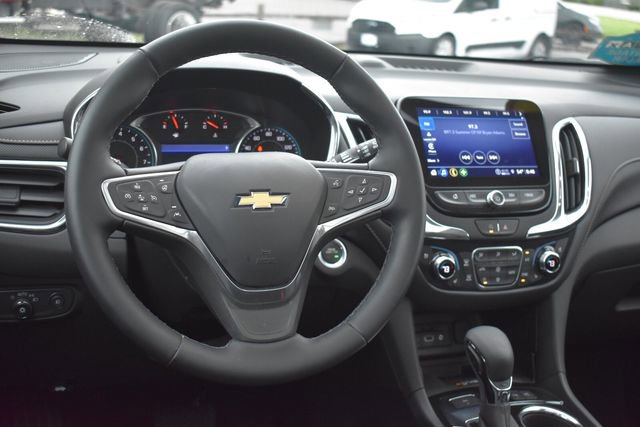Used 2023 Chevrolet Equinox Premier AWD/4WD image 24