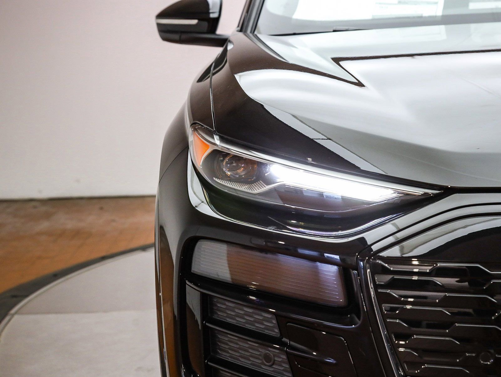 New 2025 Audi Q6 e-tron Premium AWD/4WD image 7