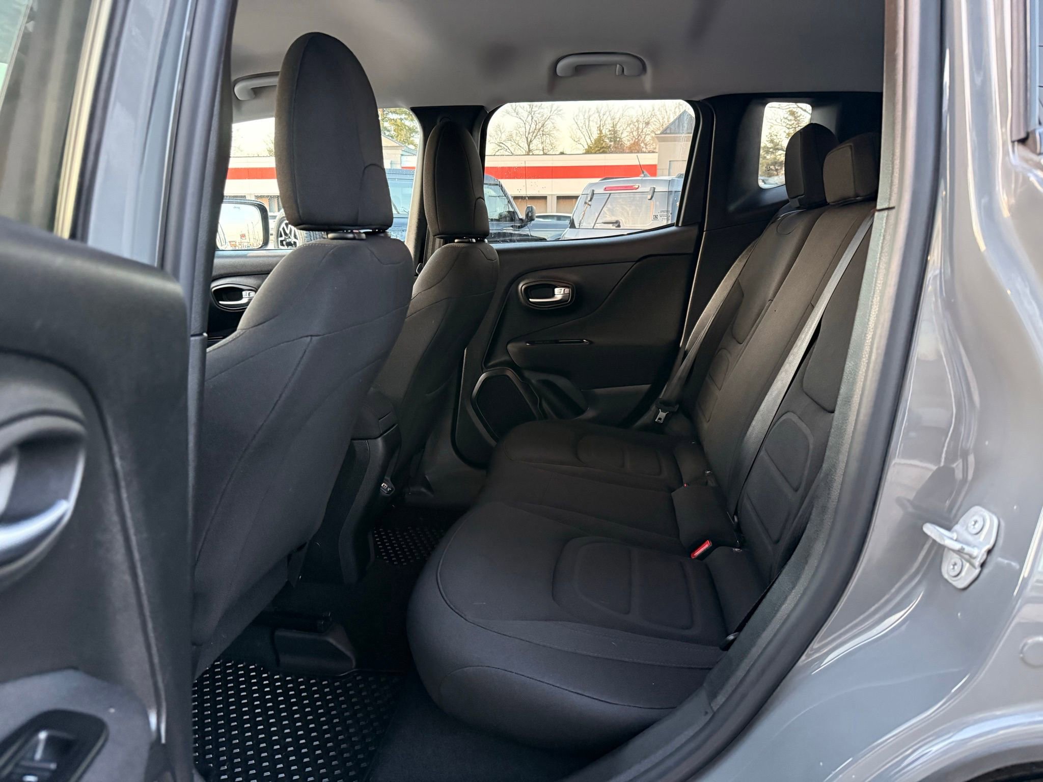 Used 2019 Jeep Renegade Latitude w/ Cold Weather Group image 37