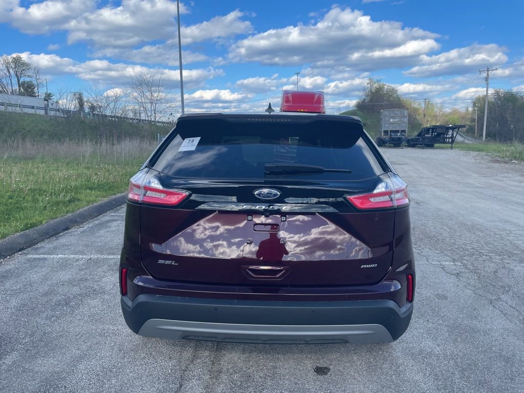 Used 2024 Ford Edge SEL w/ Convenience Package image 7