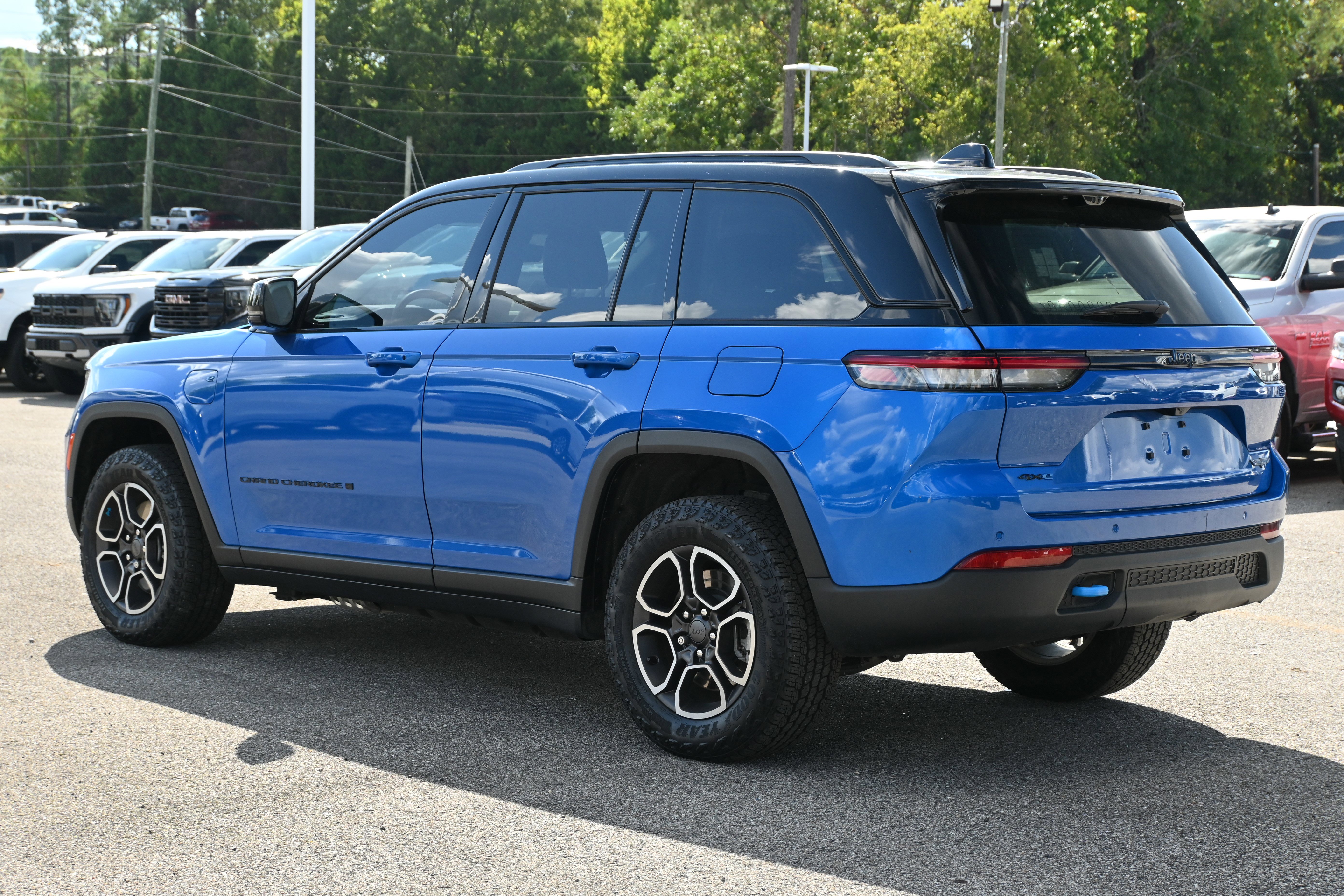 Used 2024 Jeep Grand Cherokee Trailhawk w/ Luxury Tech Group III image 11