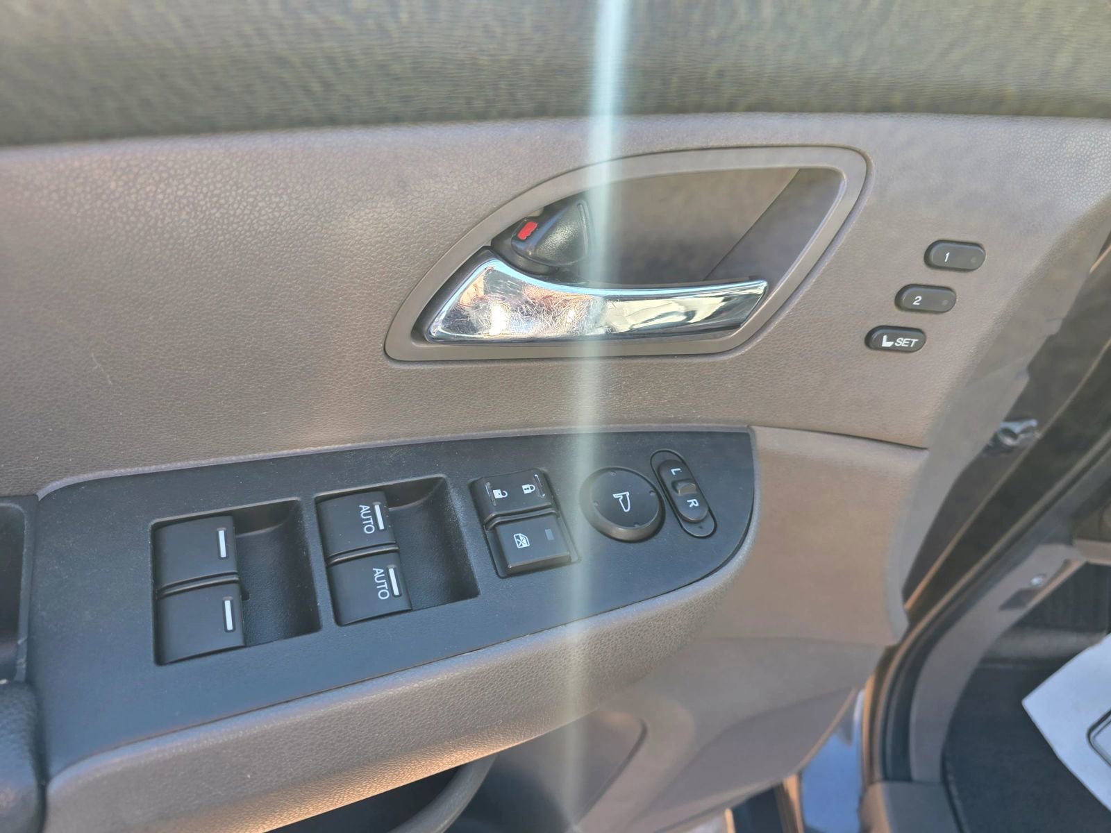 Used 2016 Honda Odyssey Touring Elite image 13