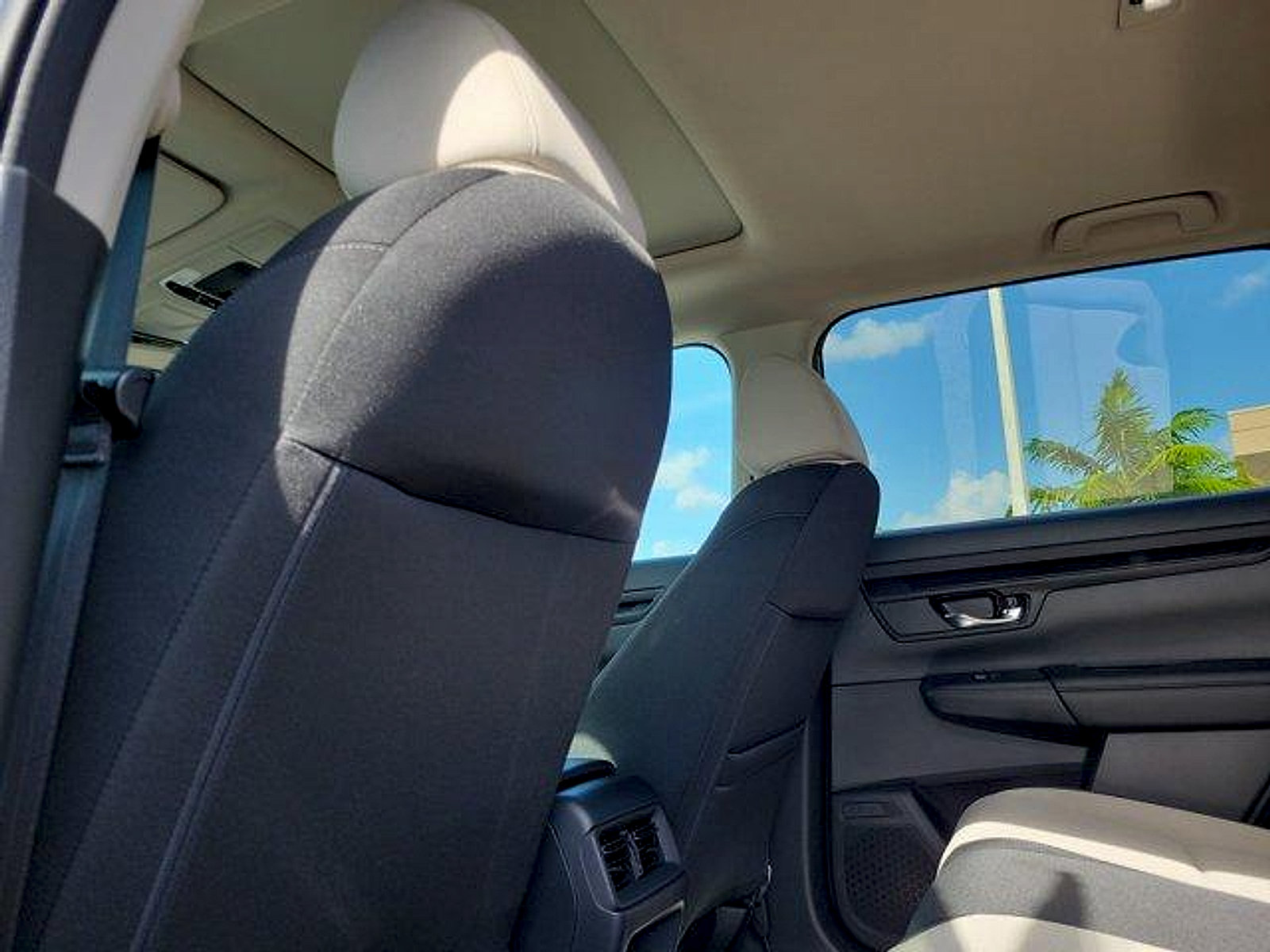 Used 2025 Honda CR-V EX image 14