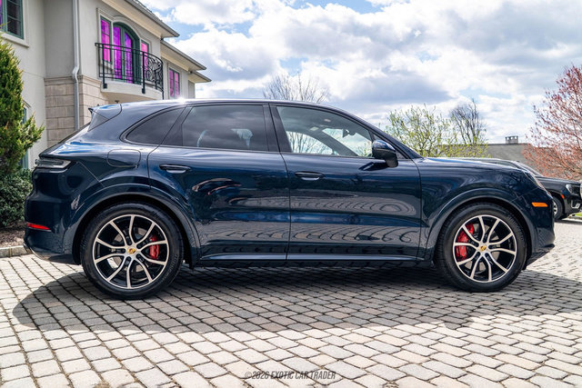 Used 2024 Porsche Cayenne S image 9