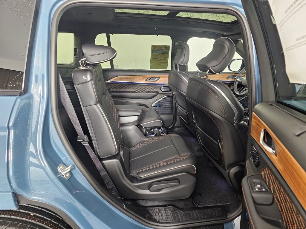 New 2026 Jeep Grand Cherokee L Summit AWD/4WD image 38