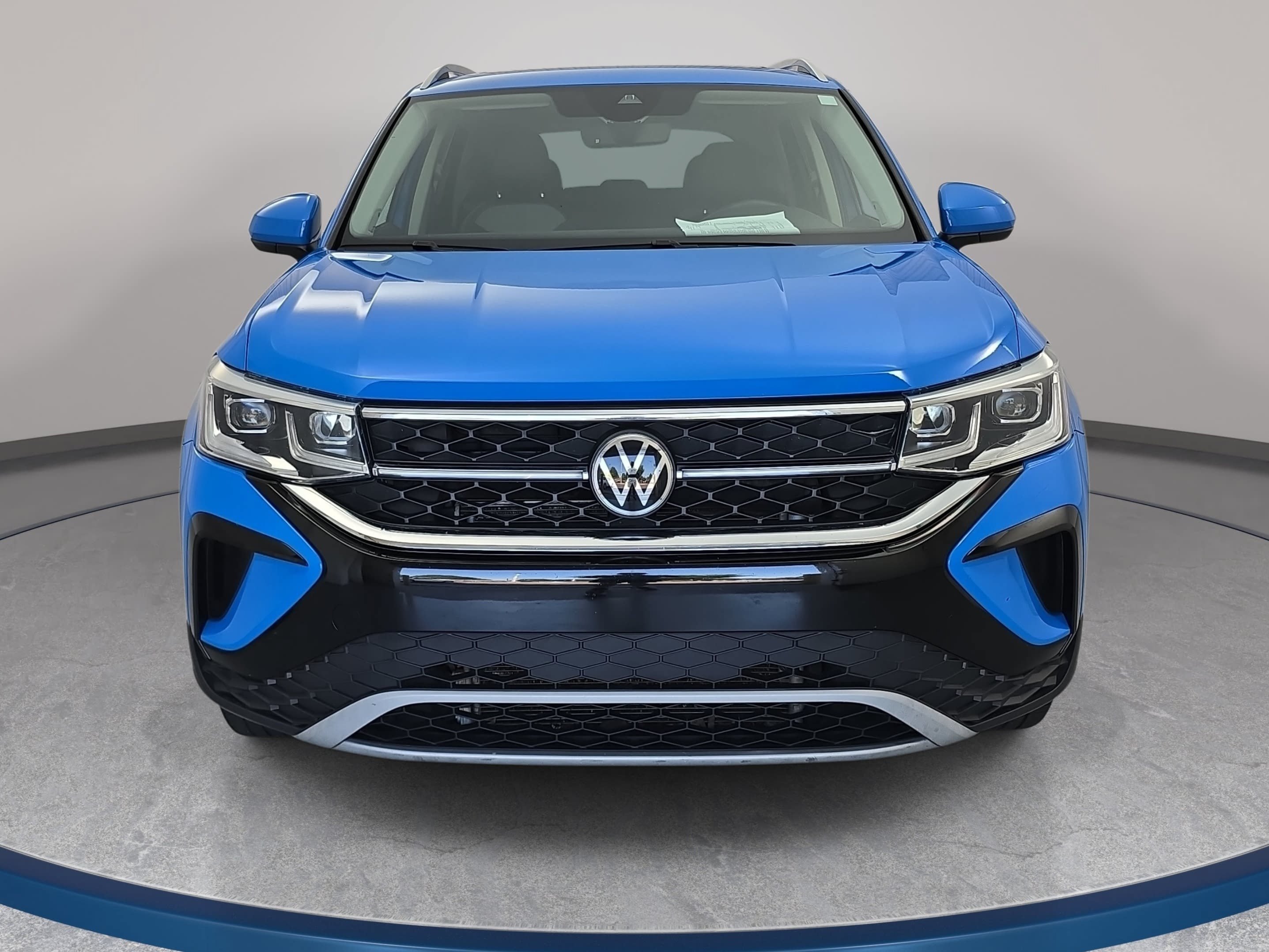 Used 2022 Volkswagen Taos SEL AWD/4WD image 2
