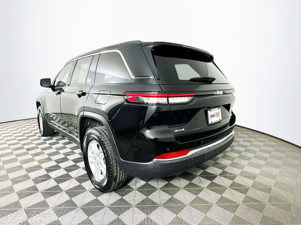 Certified 2024 Jeep Grand Cherokee Laredo w/ Luxury Tech Group I image 8