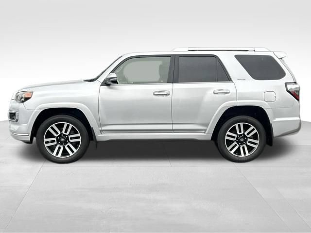 Used 2018 Toyota 4Runner Limited AWD/4WD image 2
