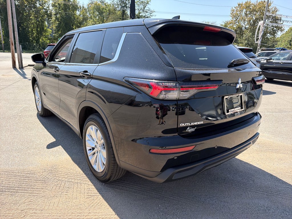 New 2026 Mitsubishi Outlander ES AWD/4WD image 6