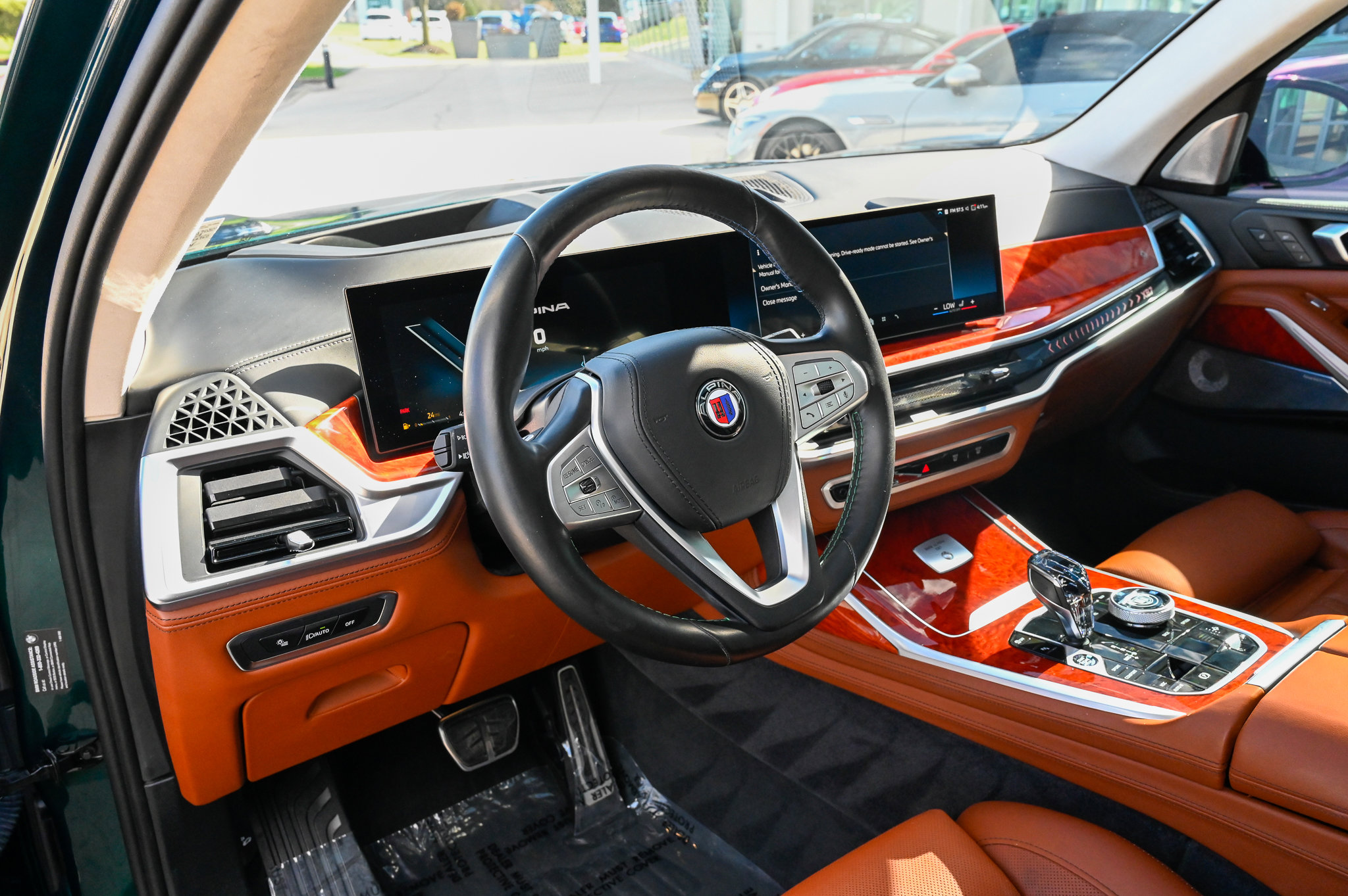 Used 2024 BMW ALPINA XB7 image 16