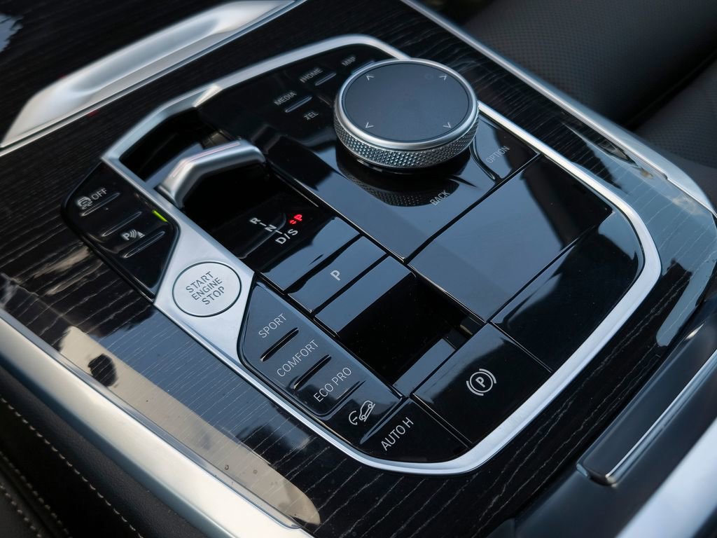 Used 2025 BMW X5 xDrive40i w/ M Sport Package AWD/4WD image 10