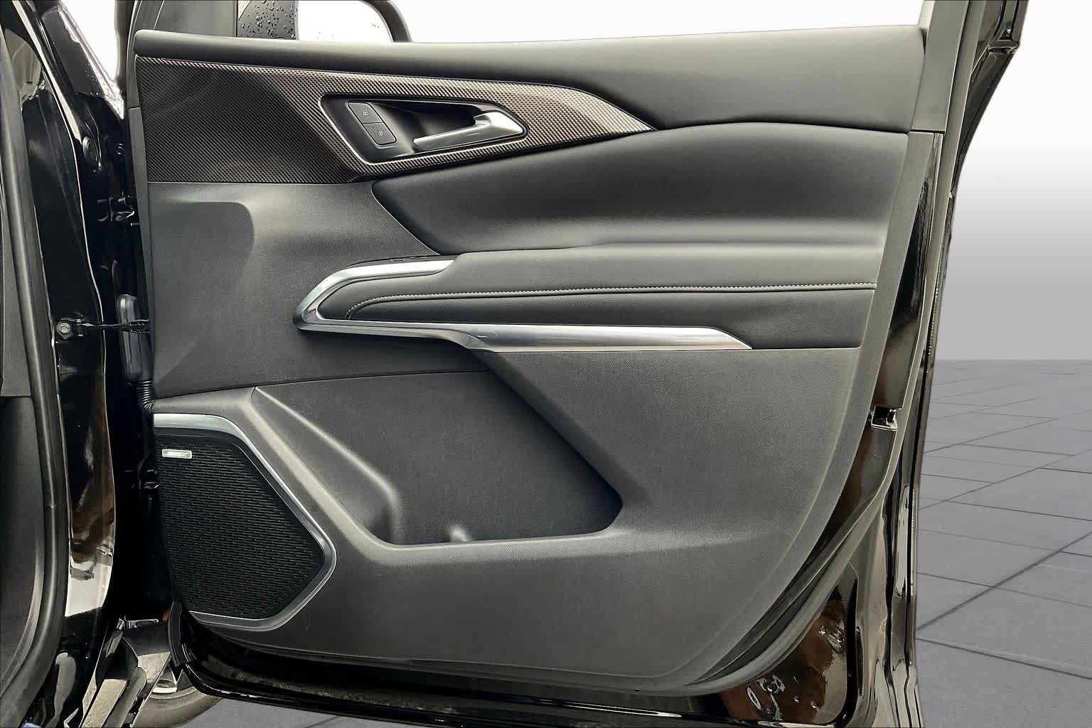 Used 2025 Chevrolet Traverse High Country w/ LPO, Floor Liner Package FWD image 45